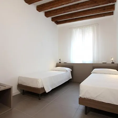 Degli Artisti Velence