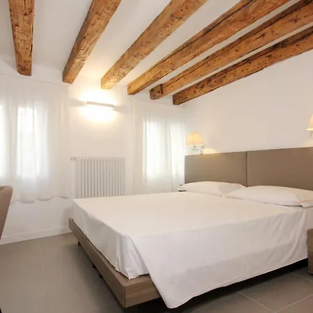 Degli Artisti Apartman