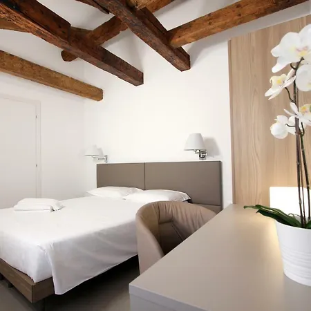 Degli Artisti Apartman