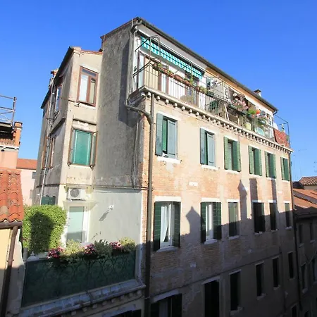 Degli Artisti Apartman