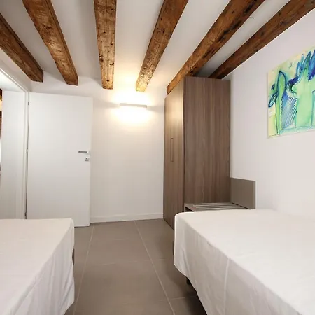 Lägenhet Degli Artisti Venedig